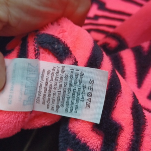 Victoria's Secret XS S Neon Pink Black Plush Cozy Spa Bathrobe Robe - Picture 6 of 6